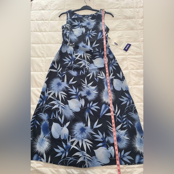 Navy and Light Blue Floral Dress - Picture 7 of 9